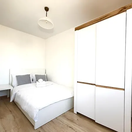 Apartament Powstańców śląskich Lavish By Bookinghost Wrocław