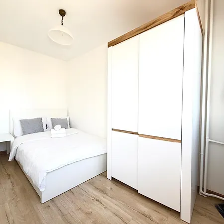 Powstancow Slaskich Lavish By Bookinghost