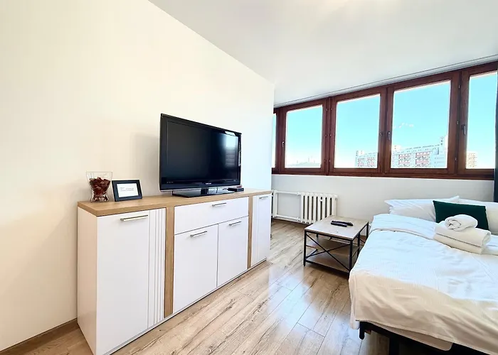 Powstancow Slaskich Lavish By Bookinghost * Breslavia