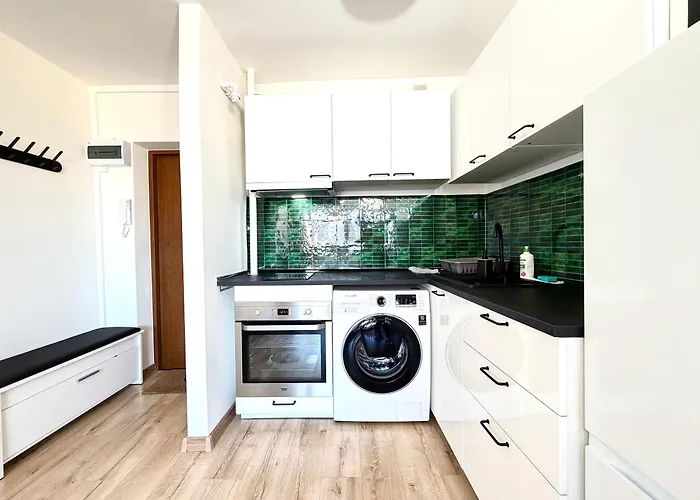 Powstancow Slaskich Lavish By Bookinghost Wroclaw