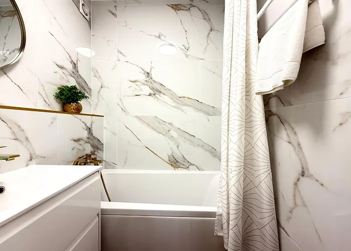 Powstancow Slaskich Lavish By Bookinghost Apartment Wroclaw