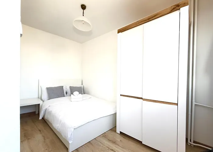 Apartment Powstancow Slaskich Lavish By Bookinghost Wroclaw