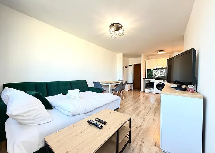 Apartment Powstancow Slaskich Lavish By Bookinghost