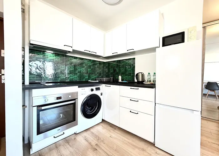 Powstancow Slaskich Lavish By Bookinghost * Breslavia