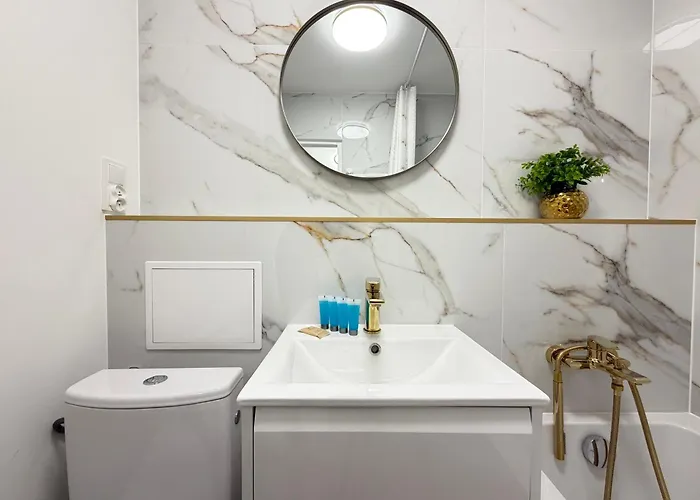 Powstancow Slaskich Lavish By Bookinghost * Wroclaw